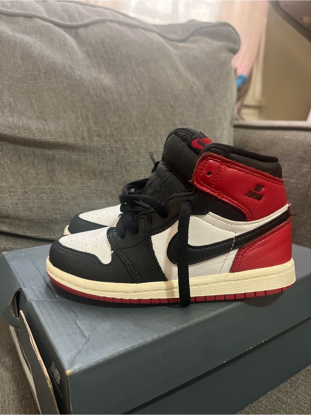 Nike Kids High-Top Sneakers in Black White Red